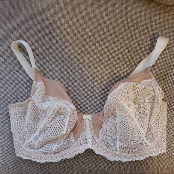 Bra - Picture 1 of 2